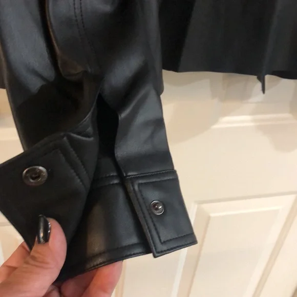 BLACK COOL JACKET WITH FRONT POCKETS - Picture 5 of 7